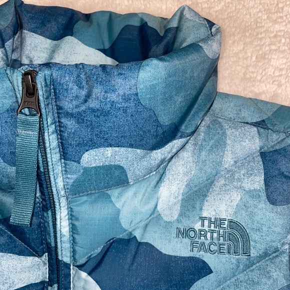 The North Face Blue Cameo Womens Puffer Vest - Picture 3 of 9